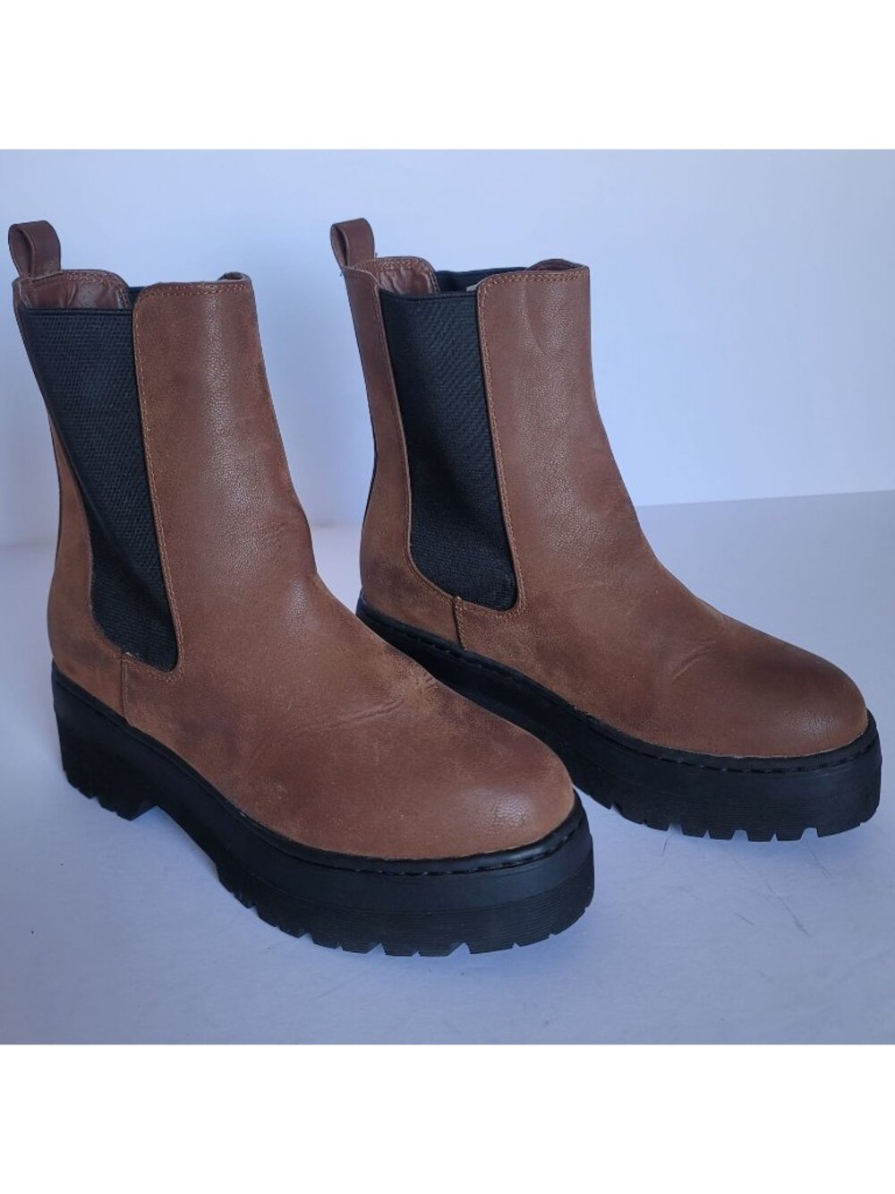 MIA Cayden Brown Chelsea Platform Ankle Boots Chunky Lug Sole Y2K Edgy Size 6